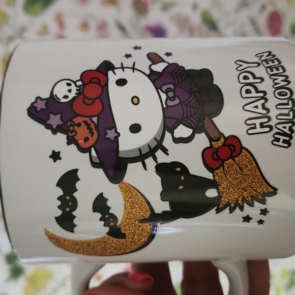 Hello Kitty Halloween 🎃 mug - Picture 2 of 3